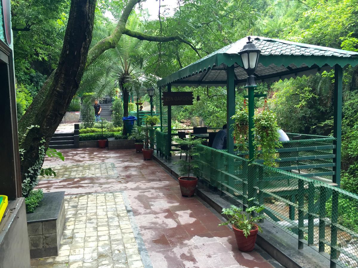 Savoy Greens Hotel Kasauli Exterior foto
