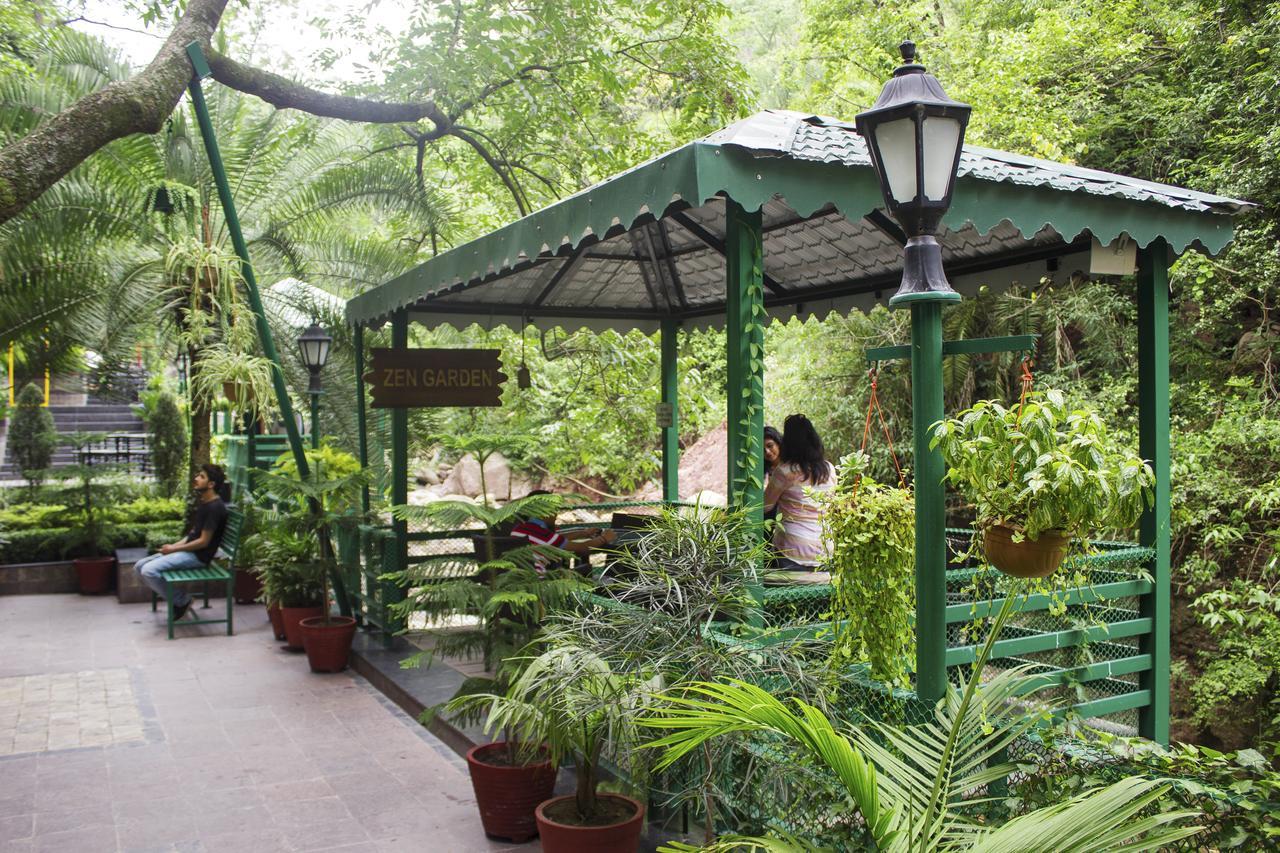 Savoy Greens Hotel Kasauli Exterior foto